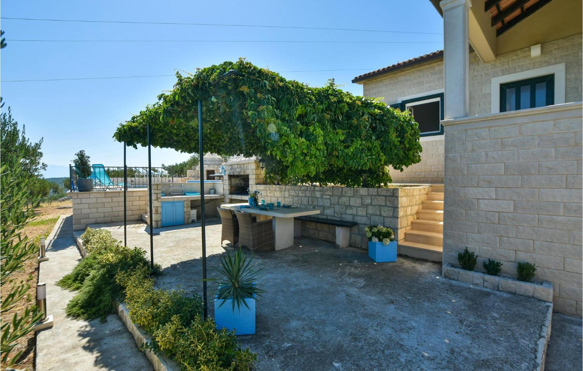 Pet Friendly Home In Postira With Wifi ภายนอก รูปภาพ