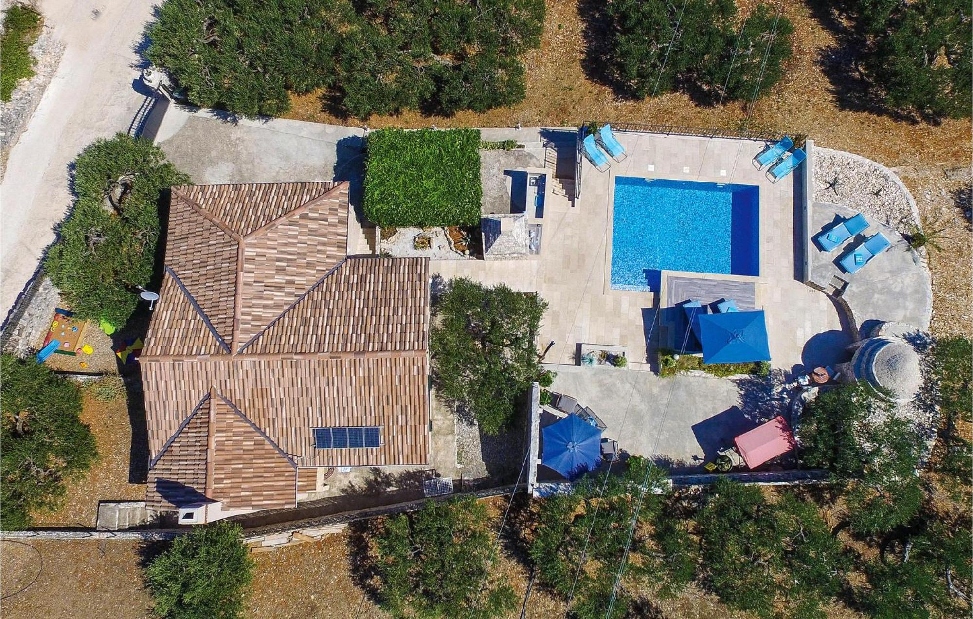Pet Friendly Home In Postira With Wifi ภายนอก รูปภาพ