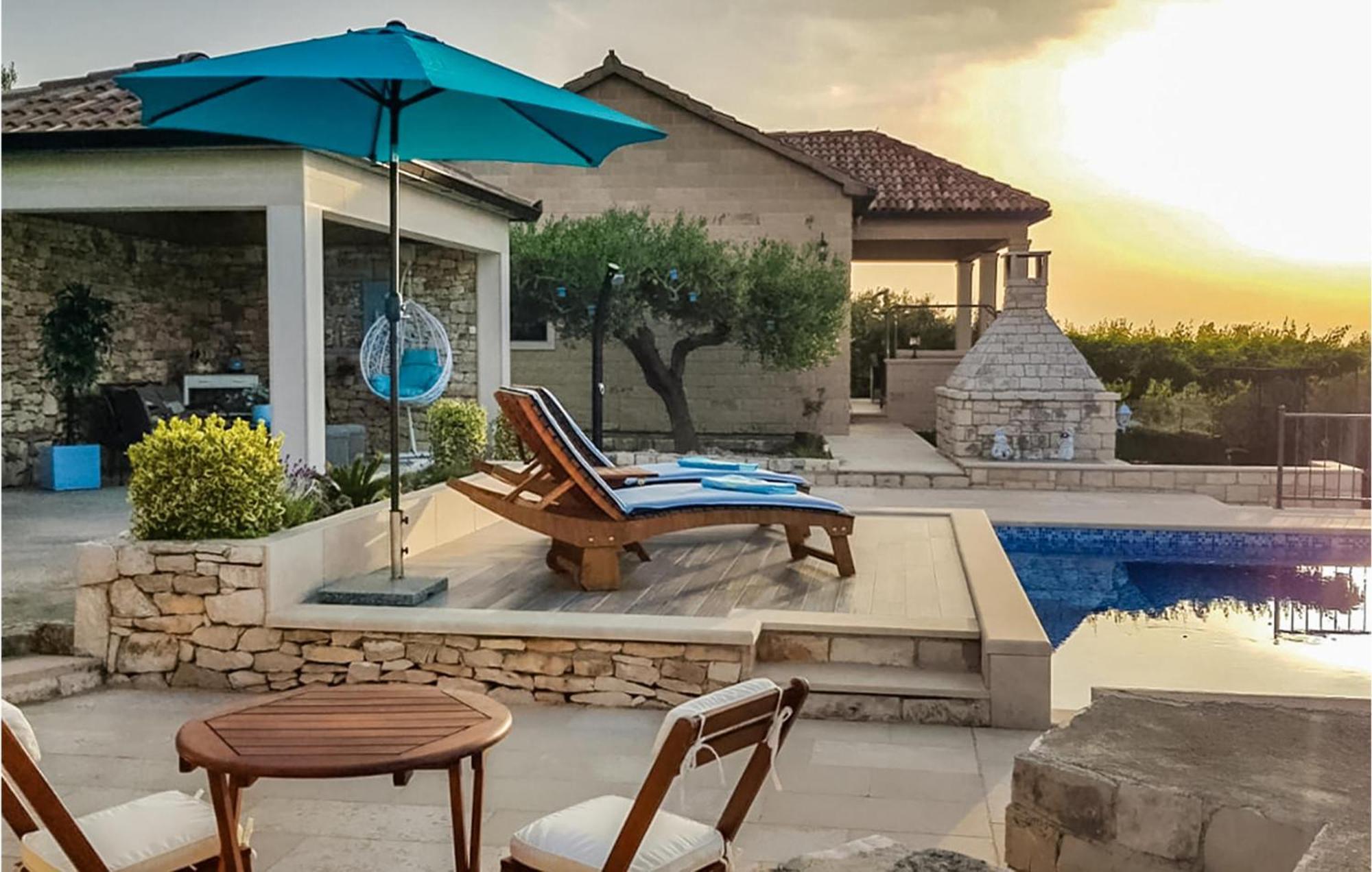 Pet Friendly Home In Postira With Wifi ภายนอก รูปภาพ